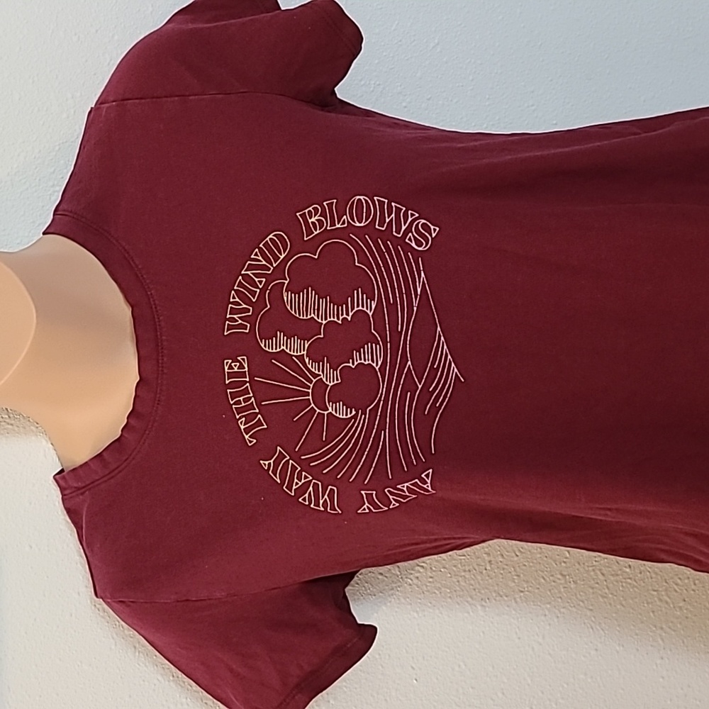 Old Navy Ladir's t-shirt size xs